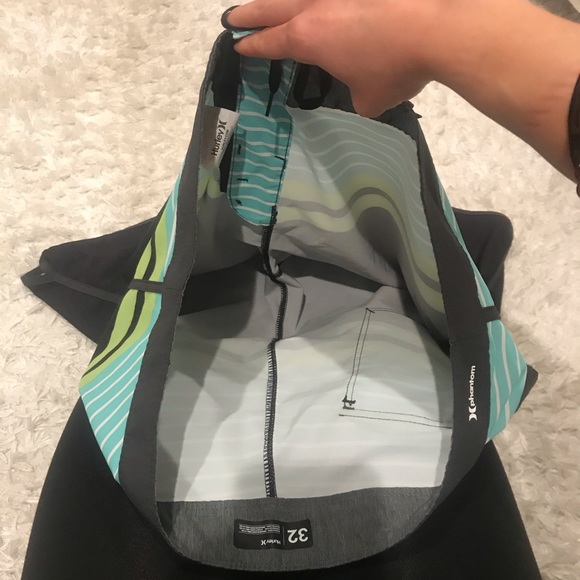 Men’s Hurley Phantom Striped Aloha Board Shorts - Picture 8 of 8